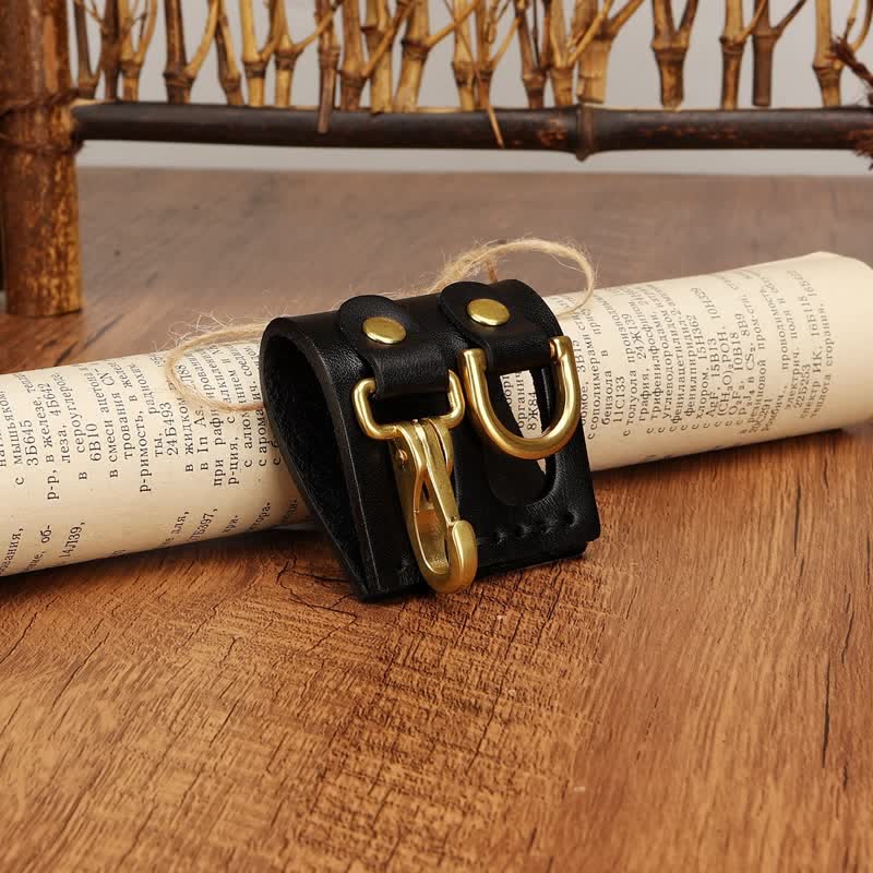 Porte-clés en cuir robuste avec anneau en D et passant de ceinture. - image 3