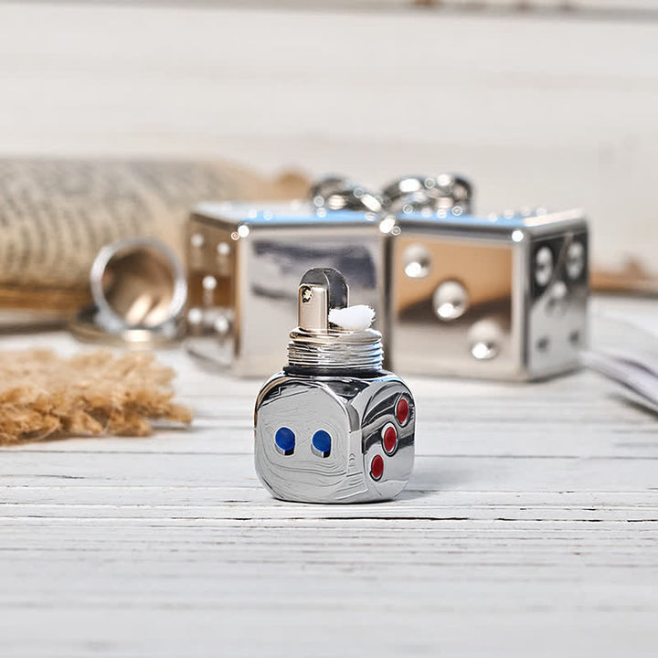 Briquet porte-clés de poche rechargeable en forme de mini-dés ludiques - image 2