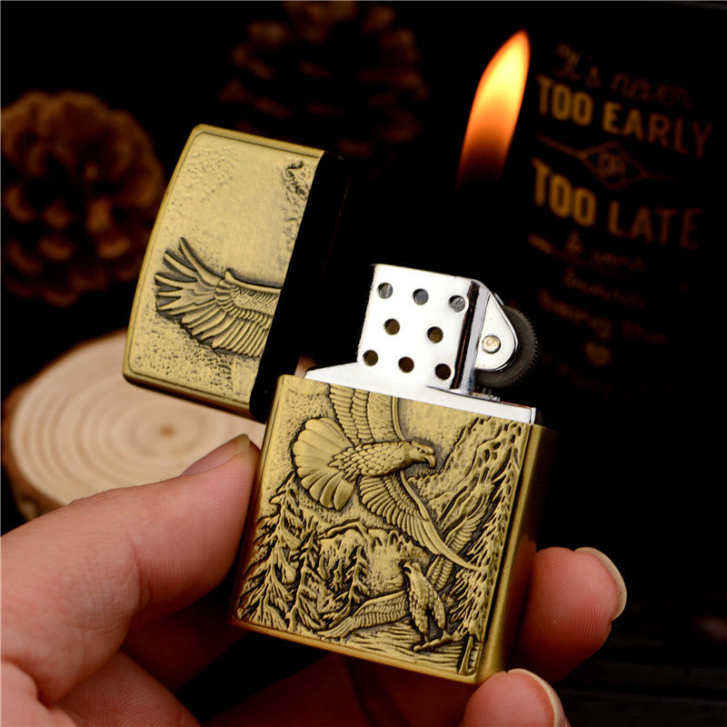 Briquet à butane en laiton rétro avec aigle en relief - image 1