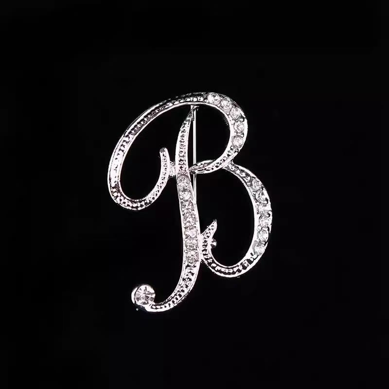 Broche initiale en or et argent incrustée de diamants - Argent - B - image 24