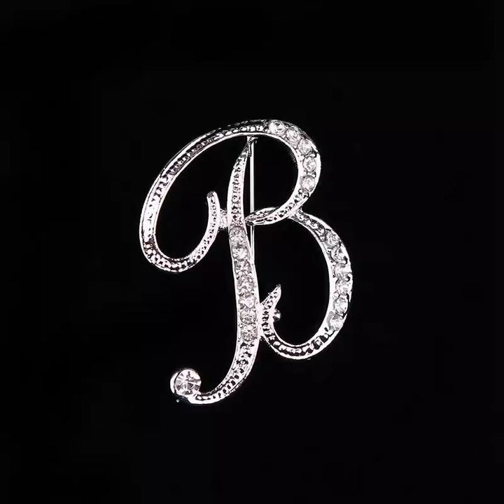 Broche initiale en or et argent incrustée de diamants - Argent - B - image 24