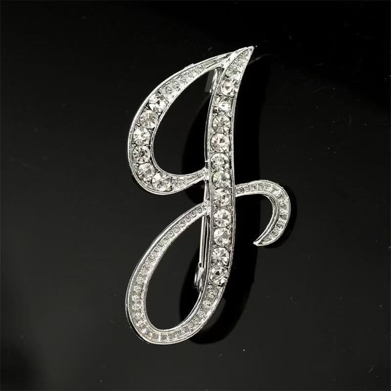 Broche initiale en or et argent incrustée de diamants - Argent - J - image 32