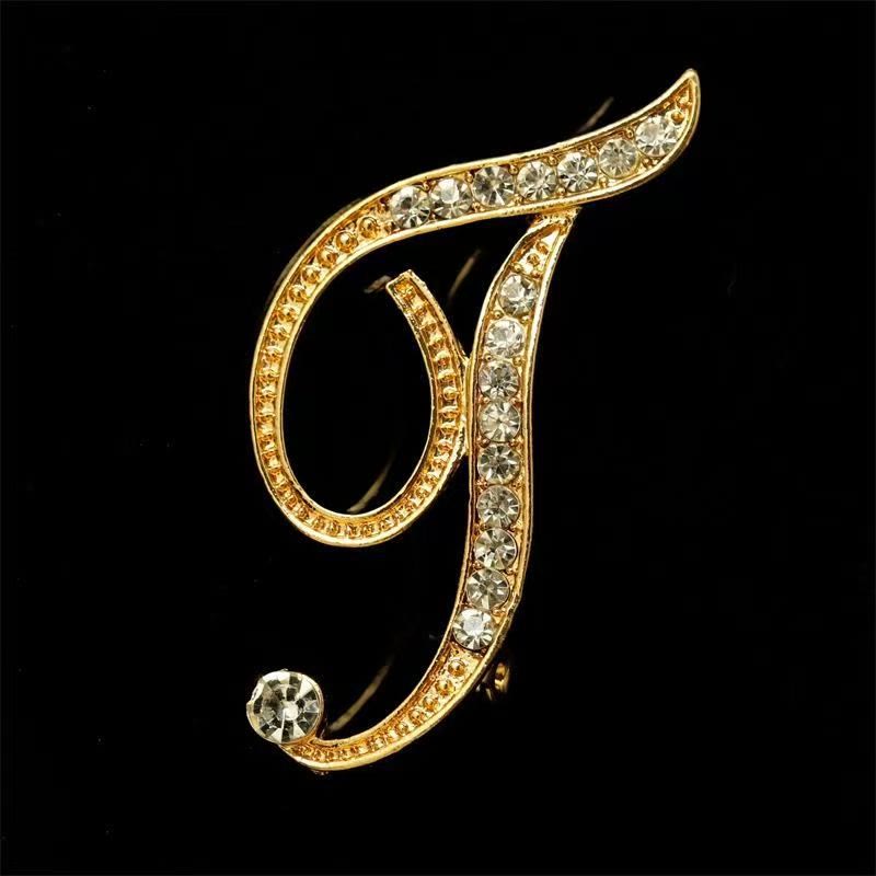 Broche initiale en or et argent incrustée de diamants - Doré - T - image 17