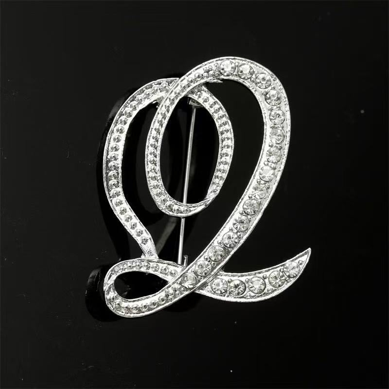 Broche initiale en or et argent incrustée de diamants - Argent - Q - image 39
