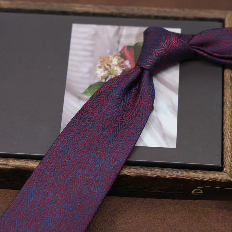 Cravate pour homme en jacquard exquis à chevrons rouge vin - Vin - image 0