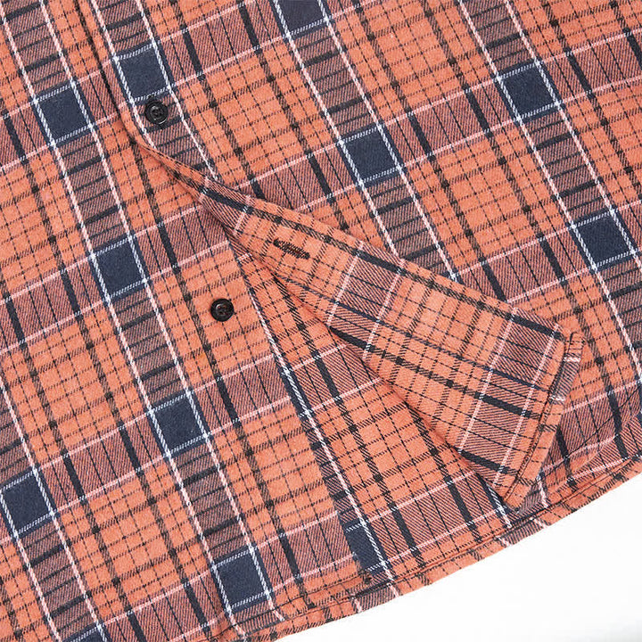 Gilet sans manches à carreaux orange et noirs pour homme - image 6