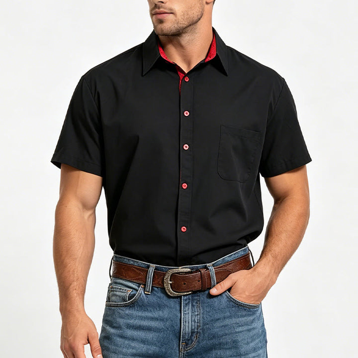 Chemise homme unie à manches courtes, boutonnée et avec poche poitrine - image 1