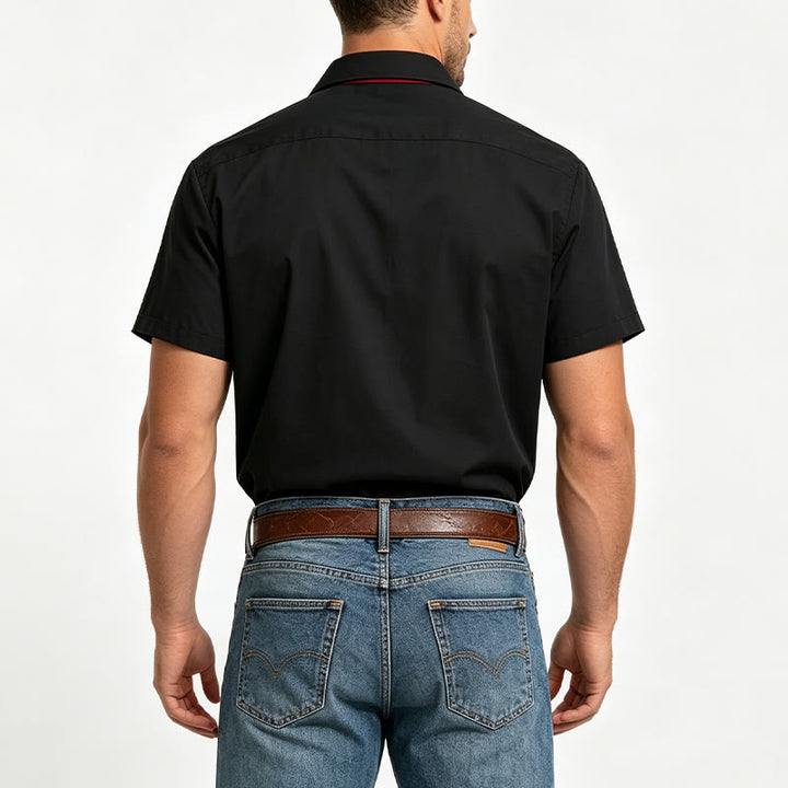 Chemise homme unie à manches courtes, boutonnée et avec poche poitrine - image 2