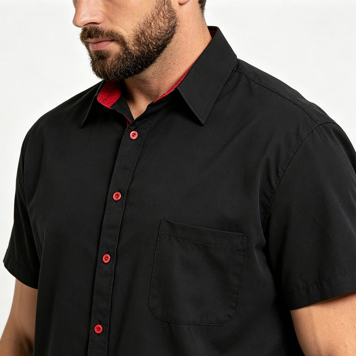 Chemise homme unie à manches courtes, boutonnée et avec poche poitrine - image 3