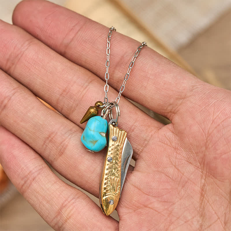 Collier couteau de poche unique en laiton et turquoise en forme de poisson - image 1