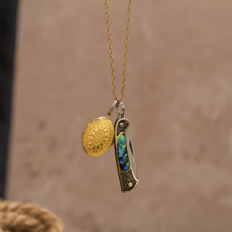 Collier double pendentif audacieux en nacre d'ormeau avec couteau et médaillon photo - image 5