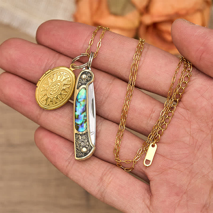 Collier double pendentif audacieux en nacre d'ormeau avec couteau et médaillon photo - image 1