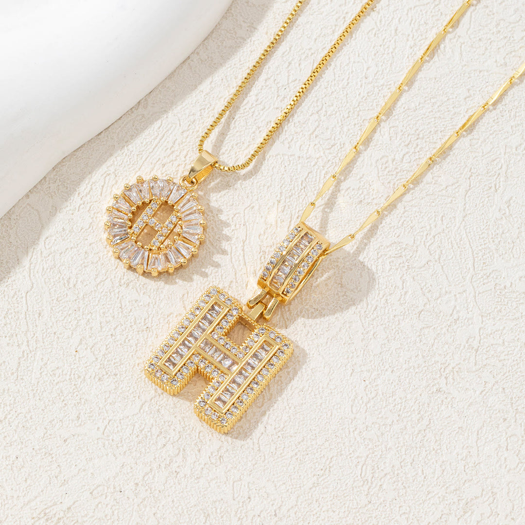 Collier pendentif lettre entièrement serti de diamants et plaqué or - Doré - H - image 11