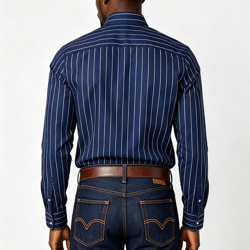 Chemise habillée pour homme à rayures verticales intemporelles - image 2