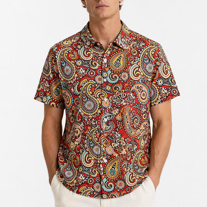 Chemise de camp à manches courtes à imprimé cachemire rouge funky - image 1