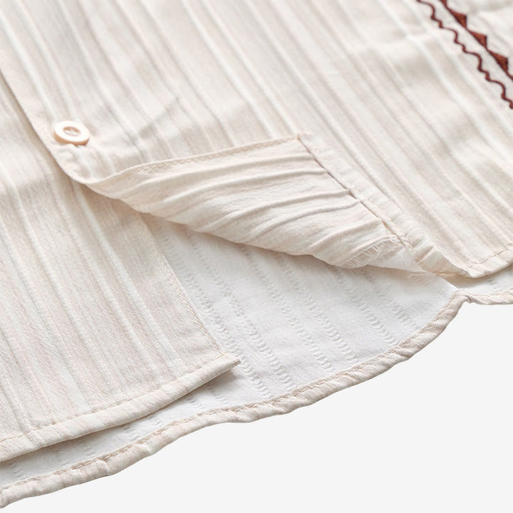 Chemise beige texturée artisanale avec broderie noire - image 7