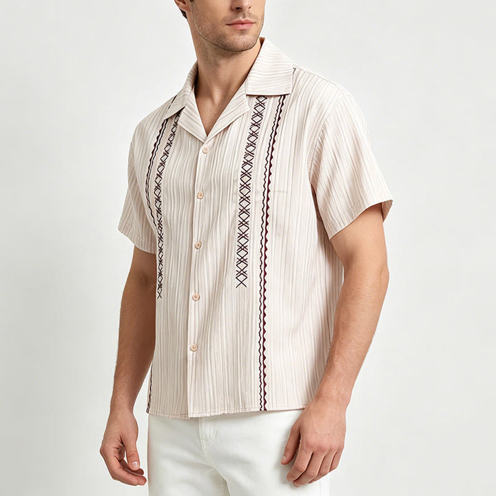 Chemise beige texturée artisanale avec broderie noire - image 2