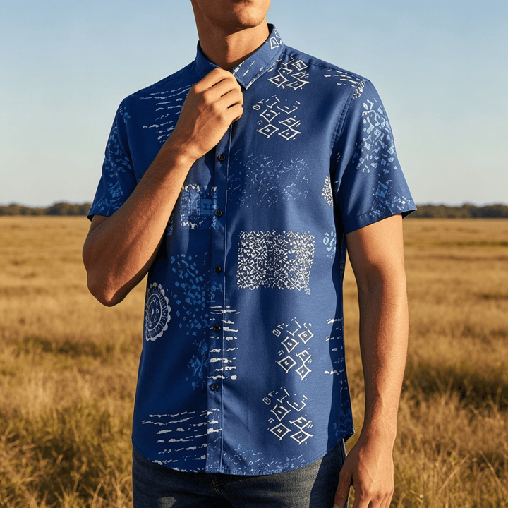 Chemise homme bleu marine à imprimé patchwork inspiré du batik - image 0