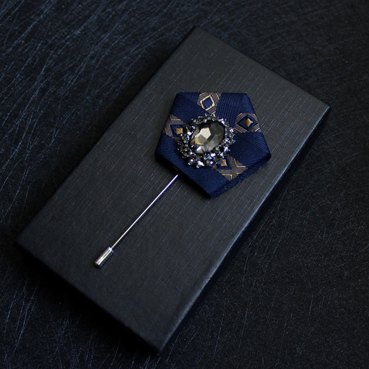 Broche à revers pour homme en tissu géométrique à cristaux fumés - Treillis d'or - image 1
