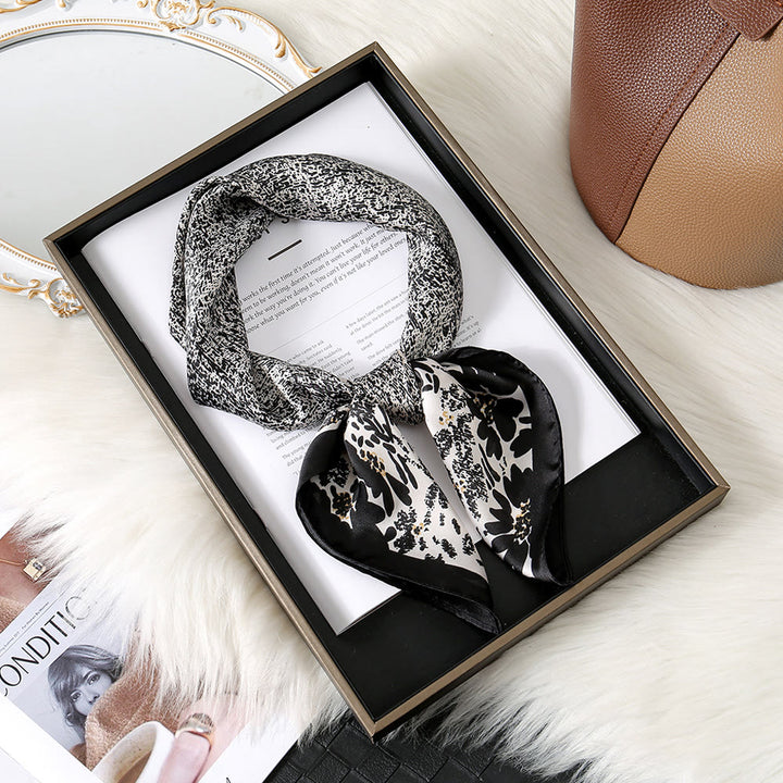 Foulard carré élégant à imprimé botanique pour femme - Noir - image 11