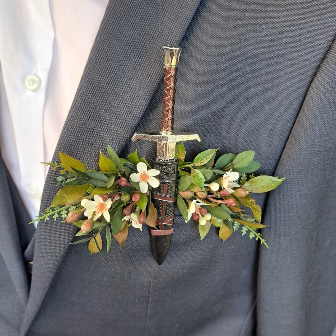 Boutonnière d'épée médiévale fantastique, broche de poche - image 3