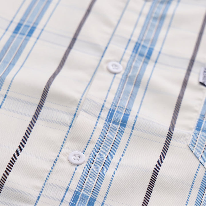 Chemise à carreaux rayée classique sur fond crème, idéale pour le bureau au quotidien. - image 8