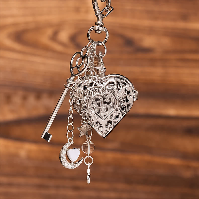 Montre de poche Coquette creuse décorative avec breloques - image 1