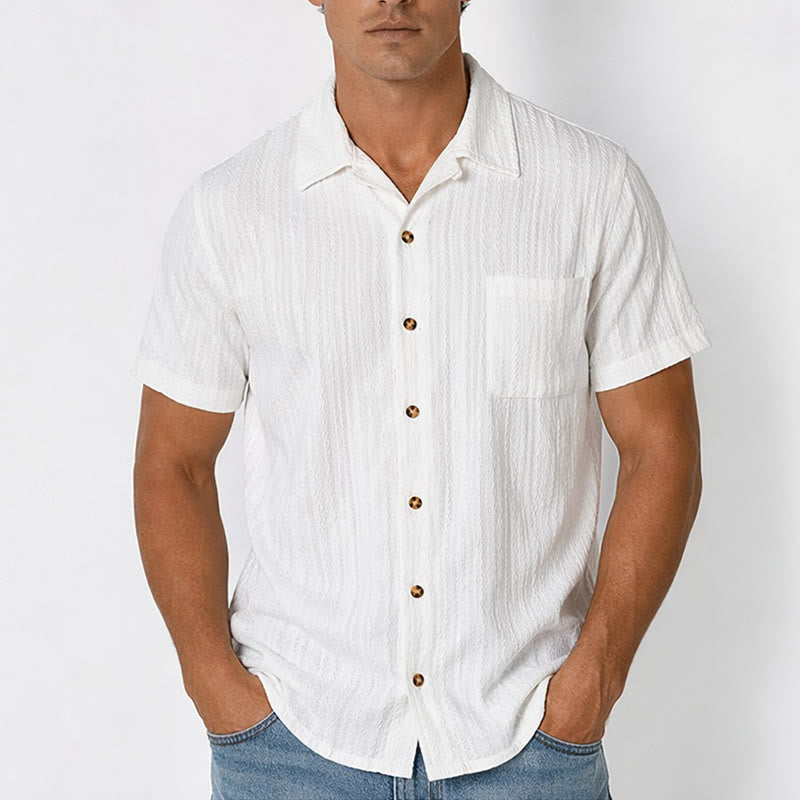 Chemise blanche texturée en jacquard tissé, idéale pour les vacances - image 1