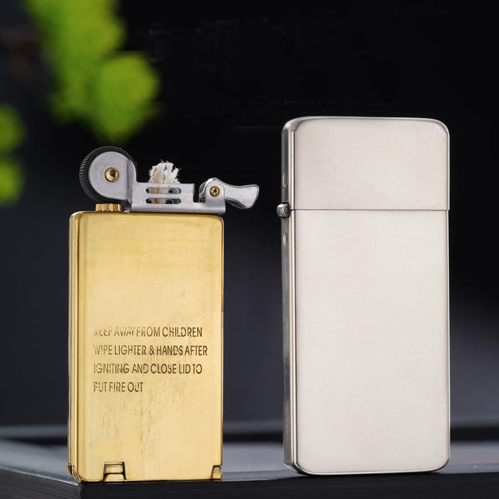 Briquet à pétrole pliable classique, minimaliste et ultra-mince - image 2
