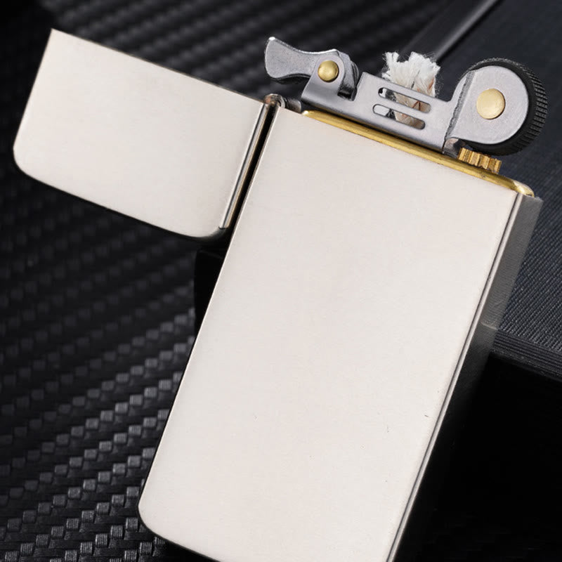 Briquet à pétrole pliable classique, minimaliste et ultra-mince - image 3