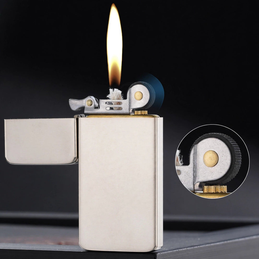 Briquet à pétrole pliable classique, minimaliste et ultra-mince - Argent - image 0