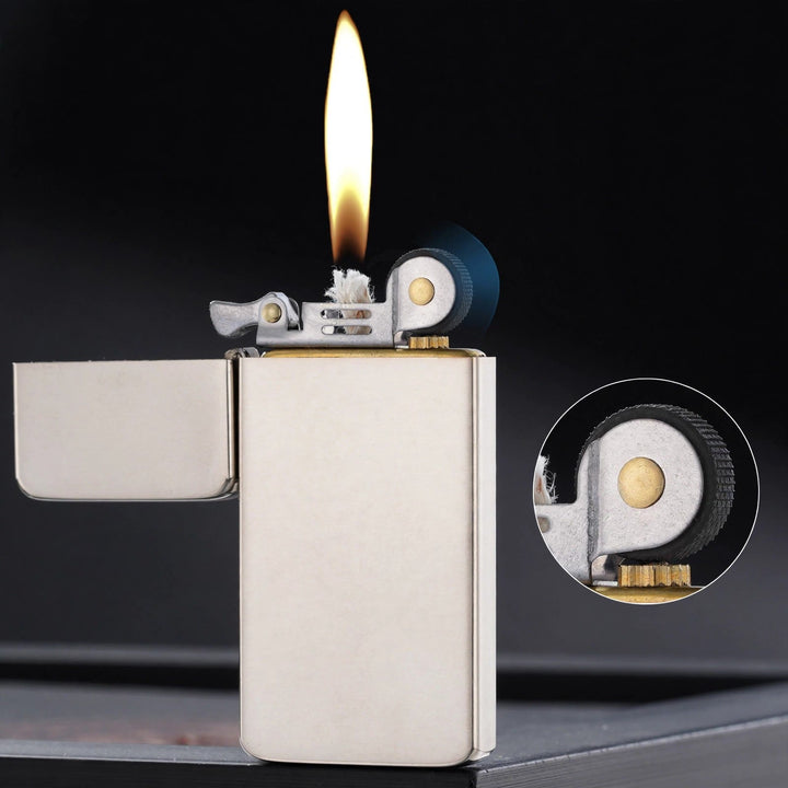 Briquet à pétrole pliable classique, minimaliste et ultra-mince - Argent - image 0