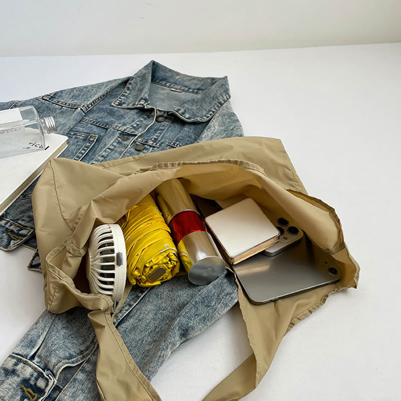 Sac fourre-tout pliable en nylon avec porte-clés et accent en cuir - image 7
