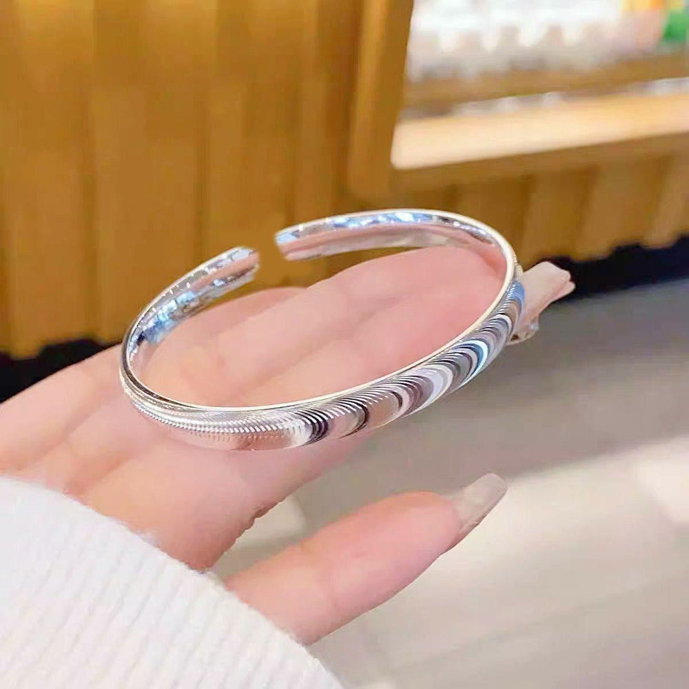 Bracelet manchette ouvert en argent, design minimaliste inspiré des vagues - Argent - image 1