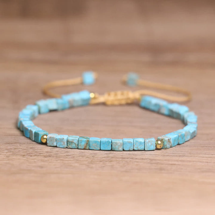 Bracelet carré turquoise à perles « Calme et chance » - Turquoise clair - image 0