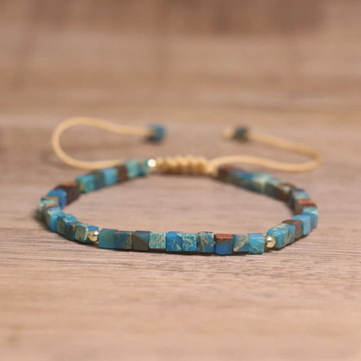 Bracelet carré turquoise à perles « Calme et chance » - Turquoise foncé - image 2