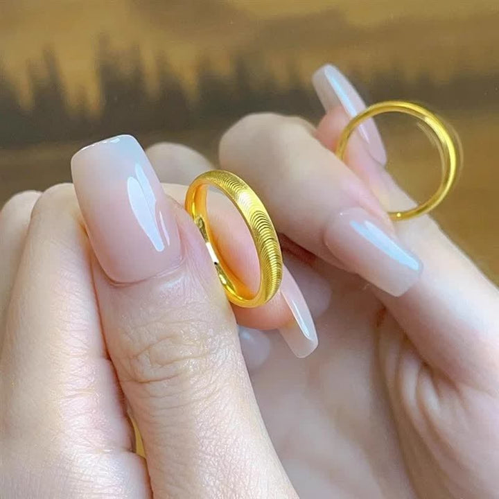 Bague minimaliste texturée à effet vague, un bijou tendance pour tous les jours. - image 4