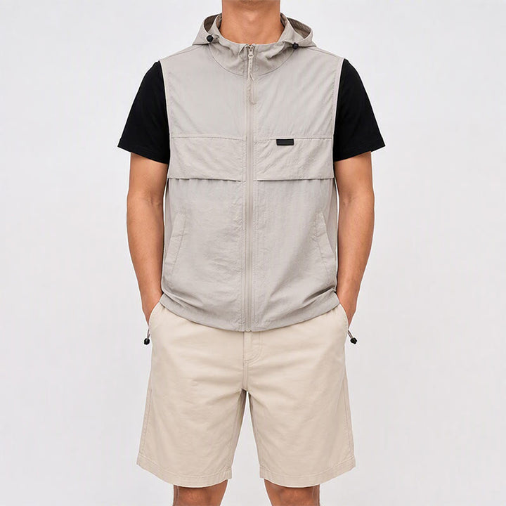 Gilet de sport respirant à capuche pour homme, offrant une protection solaire et idéal pour les activités de plein air. - image 1