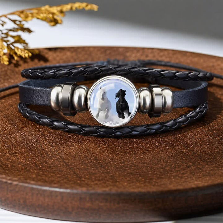 Bracelet en cuir ajustable avec breloque tête de cheval et perles de verre - Deux chevaux - image 0