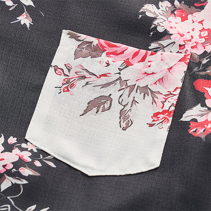 Chemise décontractée pour homme, noire et blanche à imprimé floral rose contrasté - image 9