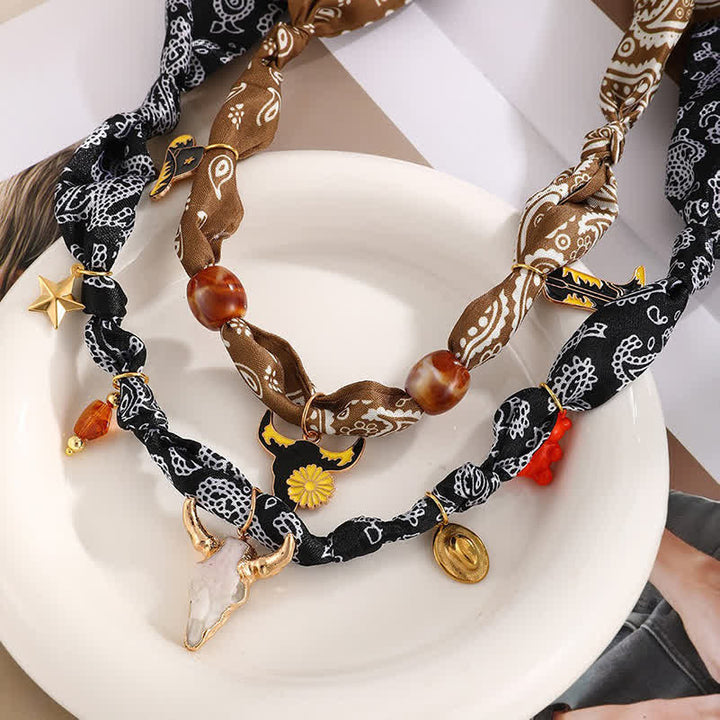 Collection de colliers et foulards à breloques style western bohème - image 3