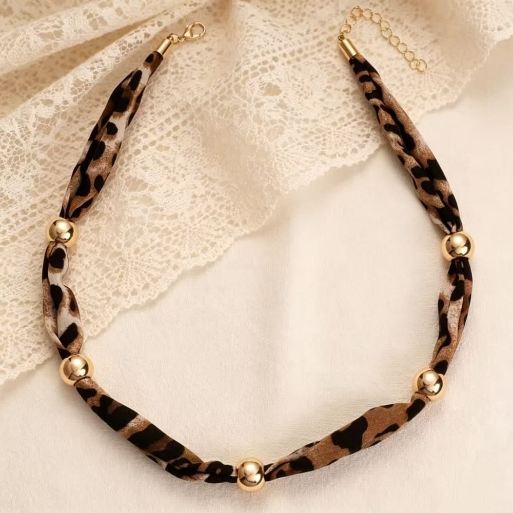 Écharpe-collier minimaliste à motif léopard avec perles dorées - image 1