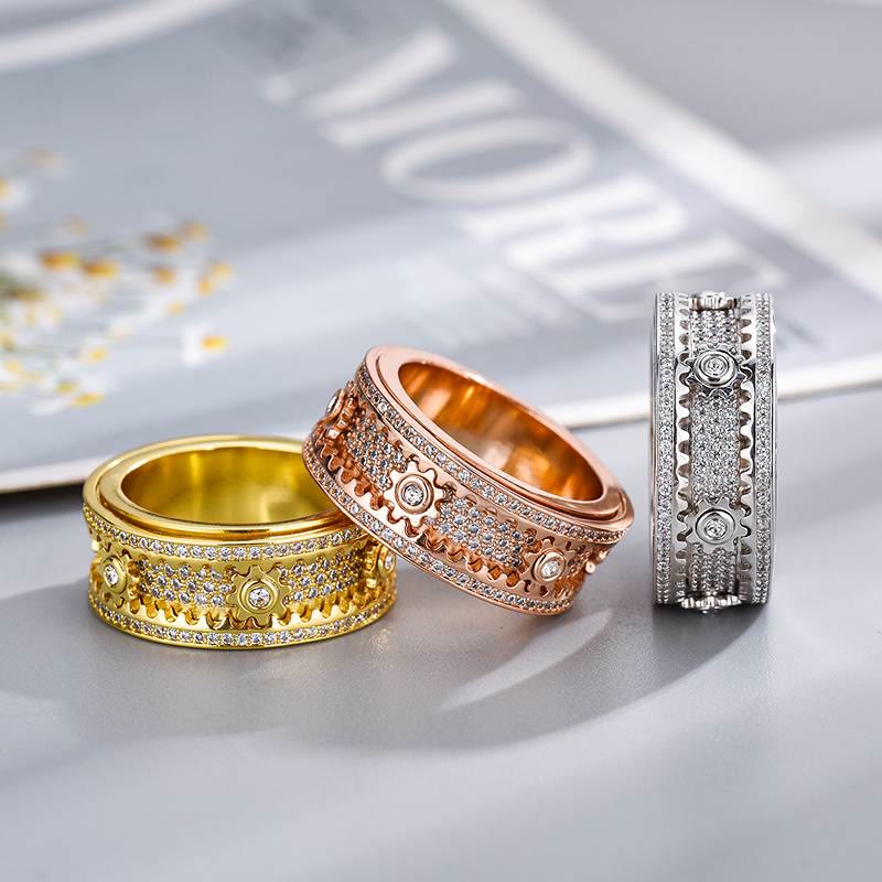 Bague tournante en zircon sertie de cristaux, idéale pour les fêtes. Bijou de soirée. - image 1