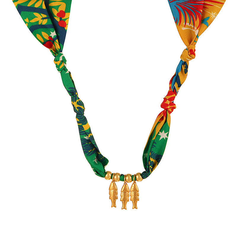 Collier foulard tropical pop avec breloque poisson rouge et fleur de cerisier - Poisson - image 2