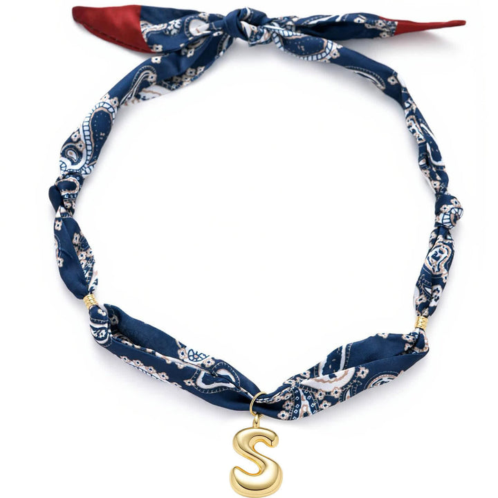 Collier foulard bandana bleu marine à motifs cachemire avec pendentif lettre initiale en forme de bulle dorée - S - image 23
