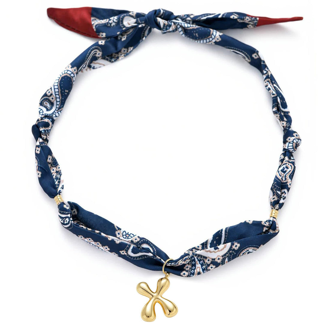 Collier foulard bandana bleu marine à motifs cachemire avec pendentif lettre initiale en forme de bulle dorée - X - image 28
