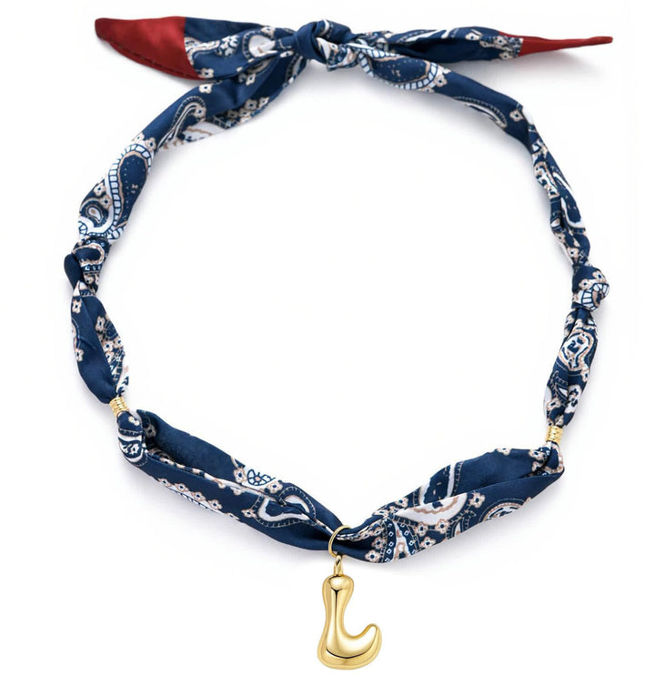 Collier foulard bandana bleu marine à motifs cachemire avec pendentif lettre initiale en forme de bulle dorée - L - image 16