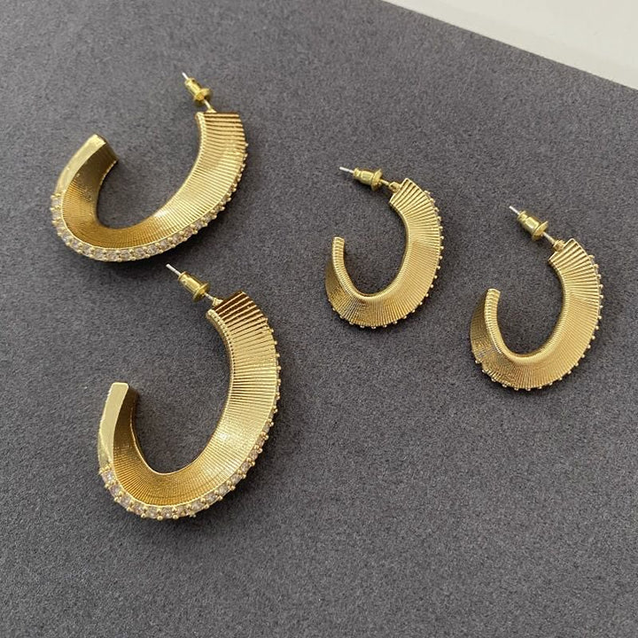 Boucles d'oreilles créoles texturées vintage en forme de C incrustées de zircon pour femmes - image 2