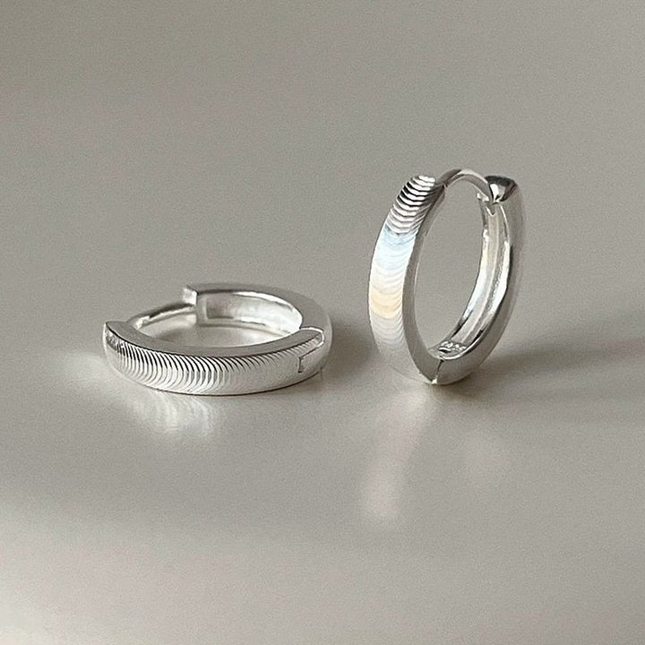 Boucles d'oreilles créoles œil de chat texturées en argent S925 pour femmes - image 1