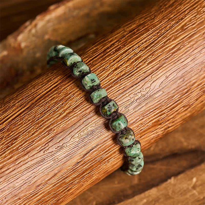 Bracelet en macramé ajustable fait main avec pierre de tourmaline verte - image 1